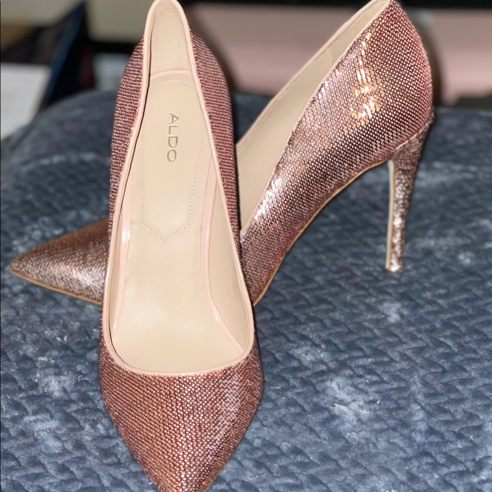 Sexy Gold Sequin heels